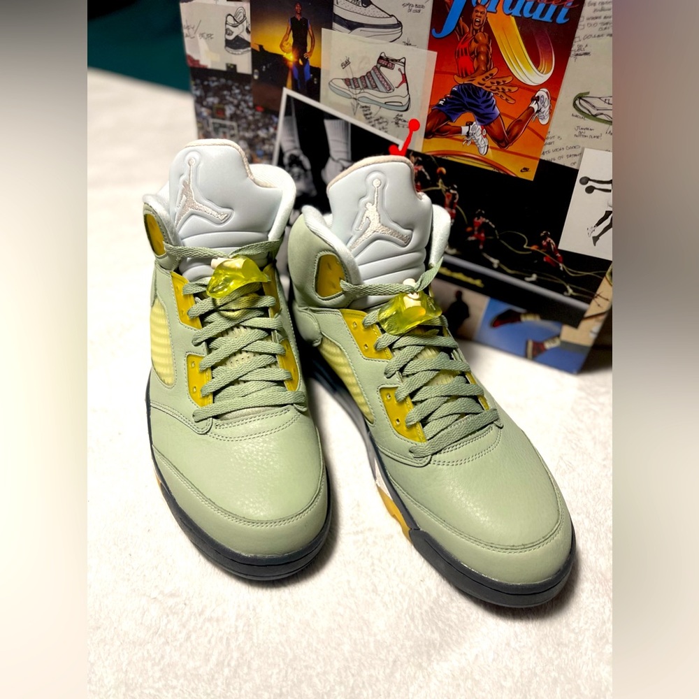 AIR JORDAN 5 RETRO JADE HORIZON/DESERT SAND/ BRAND NEW/NEVER WORN